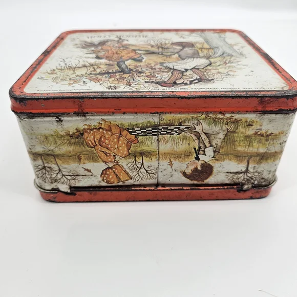 Holly Hobbie Vintage Metal Lunchbox & Thermos Set - Picture 3 of 14